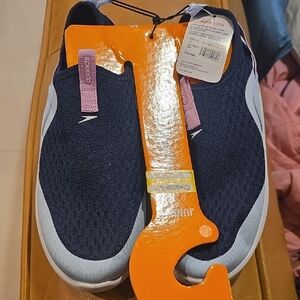 Speedo Aqua Socks with Navy and Light Blue Design JUNIOR LARGE 4-5